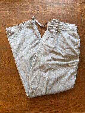 Nike Gray Men's Sweatpants with Swoosh